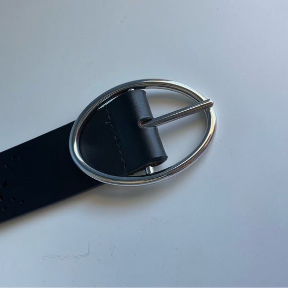 Small black decorative belt with silver buckle - Picture 4 of 6